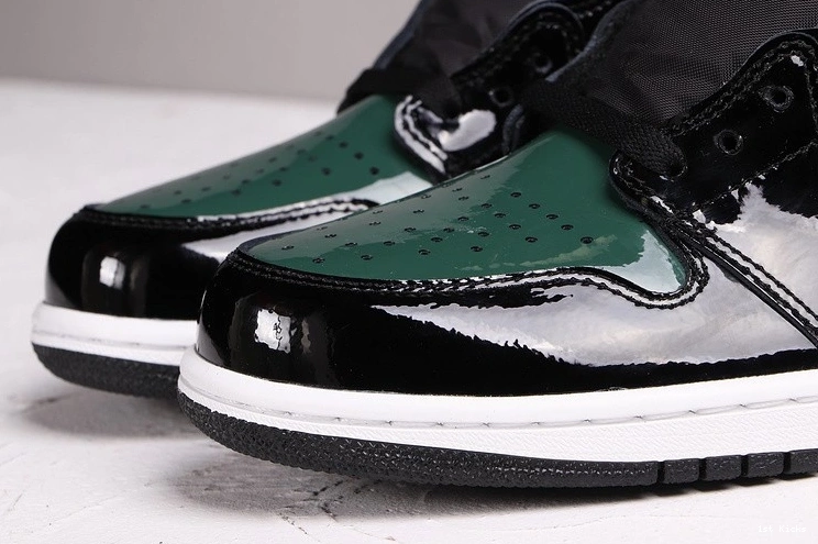 AV3905-038 “Friends Family” & High Air Jordan 1 x  SoleFly 1119